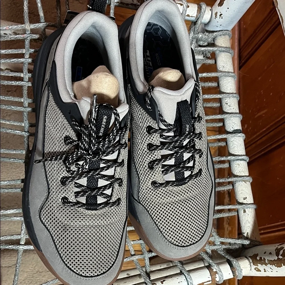 Skechers Men's Gray and Black Streetwear Sneakers